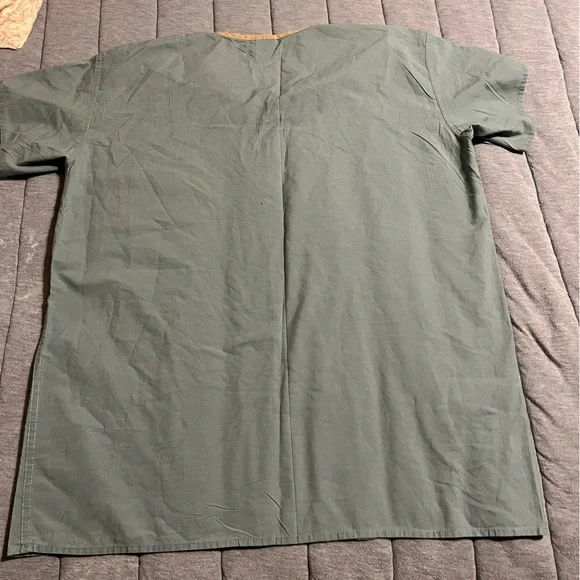 Standard Textile Basic Grey/ Green Scrub Top - Size M - Picture 4 of 4